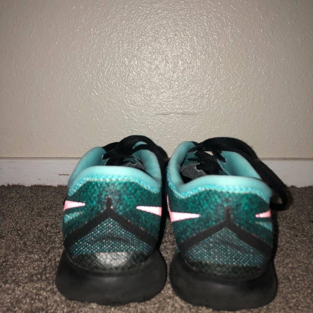 NIKE RUNNING SHOES - Picture 2 of 4